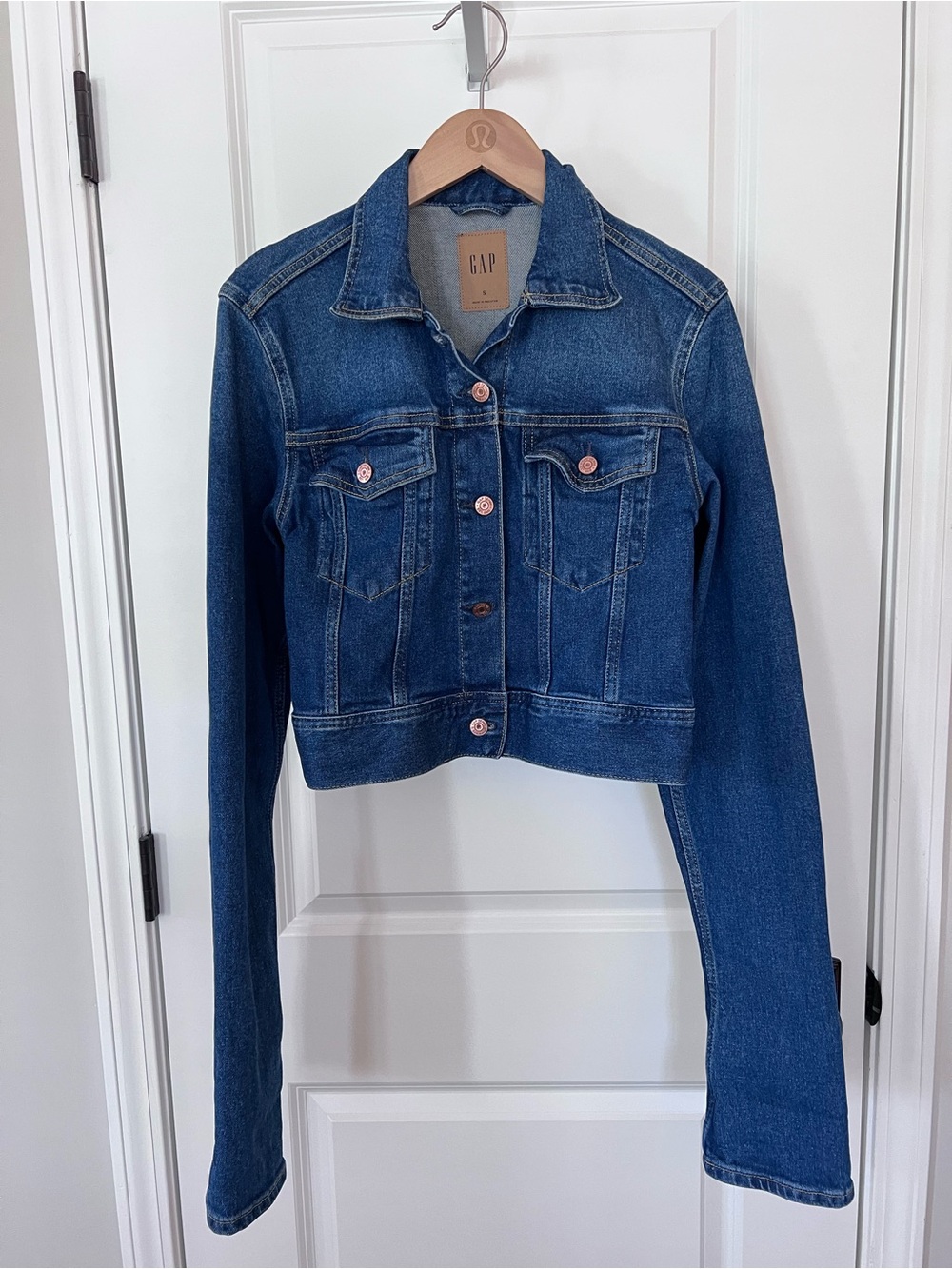 GAP Cropped Denim Jacket Extra Long Bell Sleeves Size Small EUC